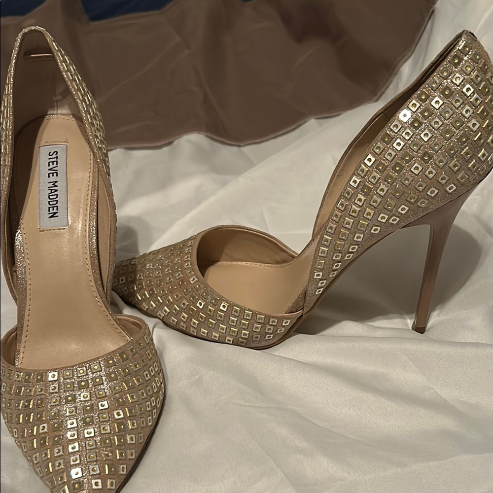 Steve Madden Gold Metallic Heels with Stiletto and d'Orsay Design